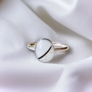 Olivia ring met lokje haar en bladzilver